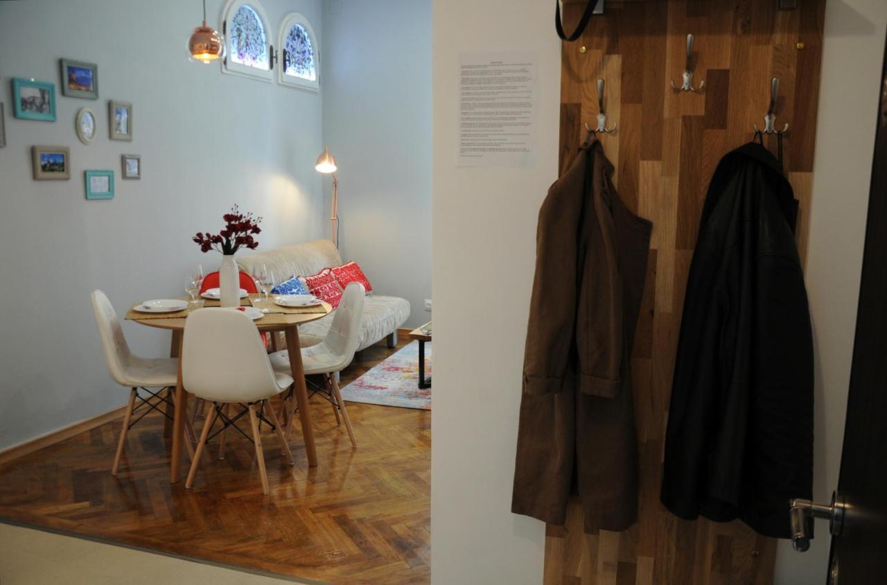 Black Gate - 2 Bedroom Apartment In The Heart Of Old Town With Free Private Secured Parking Brasov Luaran gambar